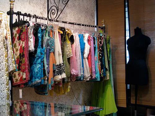 wardrobe hanger/ alert1
